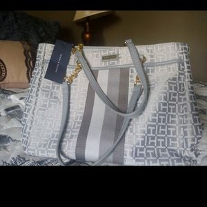 Tommy Hilfiger. New purse